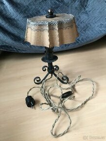 Starožitná stolní lampička