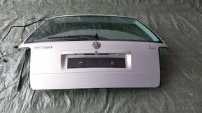VW Passat Combi – Dveře kufru Stříbrná