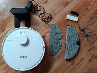 Robotický vysavač Tesla IQ550