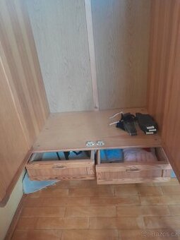 Šatní skříň
