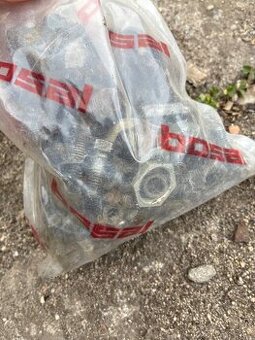 Mix šroubů a náhradních součástek od Jawy 350/634
