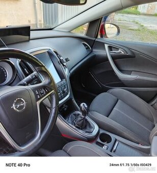 Opel Astra 1,4 benzín 74 kw