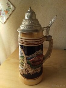 Korbel s cínovým zavíráním