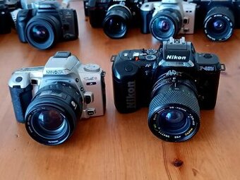 Fotoaparáty MINOLTA Sweet a NIKON F-401 s objektivy
