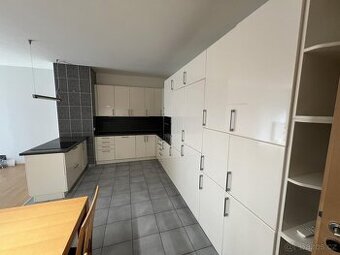 Pronájem bytu 3+kk 84m2; s terasou 100m2, Vladycká, Praha -
