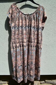 Šaty raglanového střihu s ornamenty vel. XL - 1