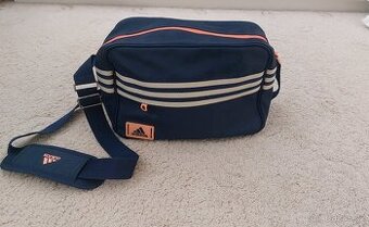pěkná, praktcká, prostorná unisex taška Adidas