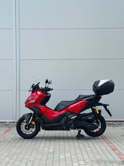 Honda ADV 350, rok 2025 – zánovní stav, možnost odpočtu DPH