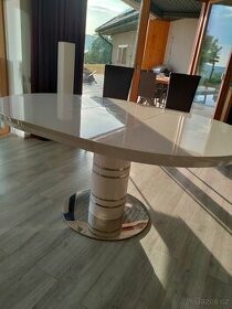 luxusní rozkládací stůl