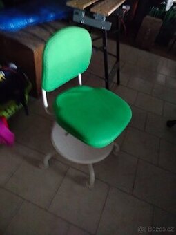 Dětská otočná židle ikea