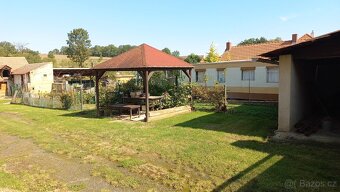 Prodej zemědělská usedlost blízko Prahy rodinnýdům