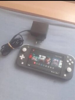 Nintendo switch lite 21 her na úctě