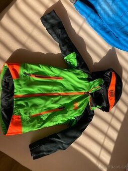 Dětská lyžařská bunda Helly Hansen + kalhoty Quiksilver