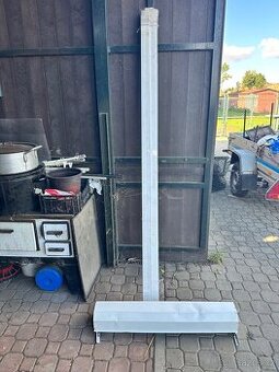 Roleta k balkonovym dverim