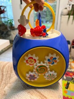 Multifunkční hrací kostka