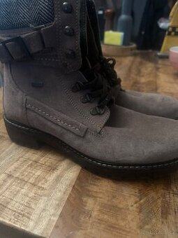 Nové kožené vel 39