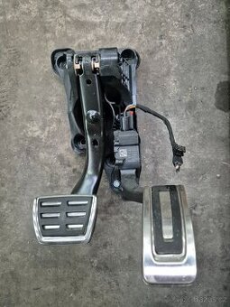 Brzdový a plynový pedál škoda vw