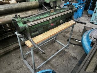 Prodám malou litinovou ruční ohýbačku do 2mm - 1