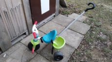 Šlapací tříkolka