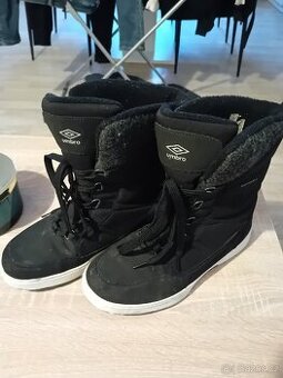 Dámská obuv Umbro vel.39