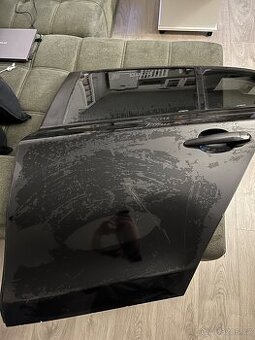 bmw e87 120d zadní levé dveře