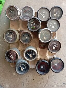 Tatra Praga škoda budíky ukazatele přístroje teploměry