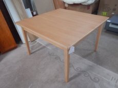 Jídelní stůl R1547