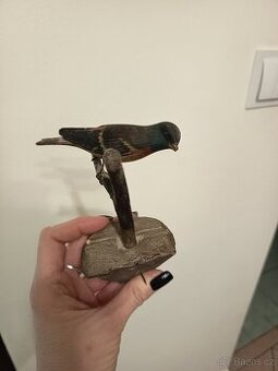 Vyřezávaný ptáček