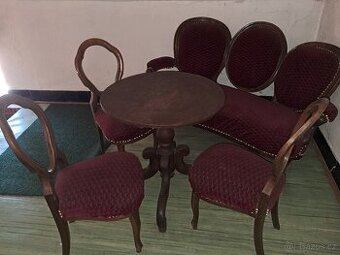 Starožitný nábytek k renovaci