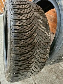Celoroční pneu 225/40R18
