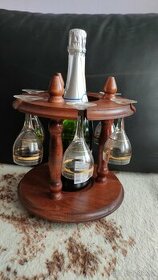 Bar, stojan dřevěný sklenice 6 ks, místo na láhev