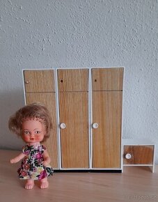 Retro nábytek pro panenky