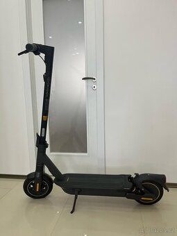 Elektrická koloběžka Ninebot KickScooter MAX G2 E by Segway
