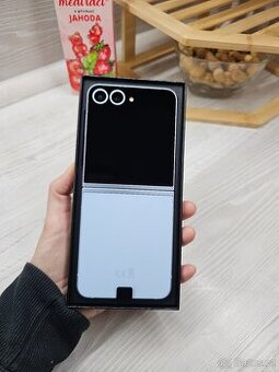 Samsung galaxy Z flip 6, 256KB modrý