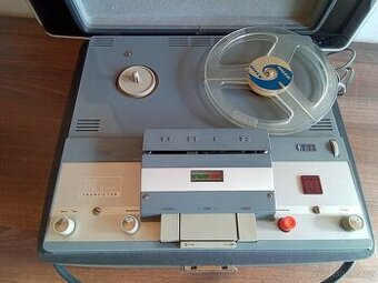 Magnetofon Uher 712