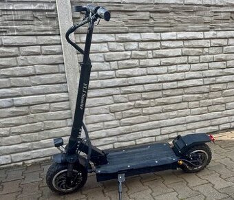 Elektrokoloběžka FLJ T113