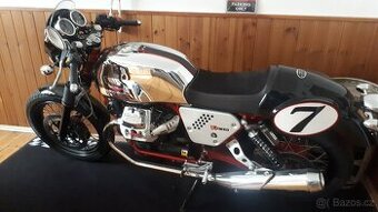 Moto Guzzi V7 cafe racer