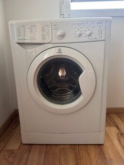 Pračka Indesit IWSC 51051