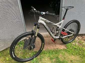 Celoodpruzene kolo Specialized