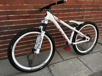 Cachet dětský dirtjump bike