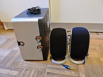 Subwoofer/zesilovač + bedínky