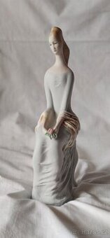 Royal Dux Bohemia - porcelánová figurka "V tanečních"
