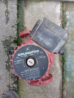 Oběhové čerpadlo grundfos upc 50-60 (380V)