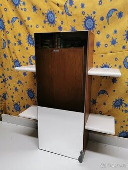 Koupelnová skříňka