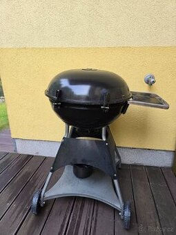 Gril na dřevěné uhlí Tarrington House