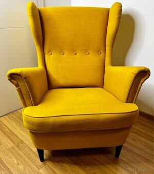 křeslo ušák IKEA Strandmon