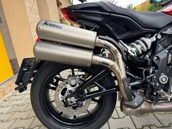 Indian FTR 1200 výfuk AKRAPOVIČ
