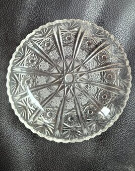 Krásná skleněná   ručně broušená miska olovnatý křišťal