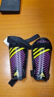 Prodam nove chranice na fotbal Adidas Predator velikost S