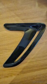 BMW pravá a levá krytka na blatníku